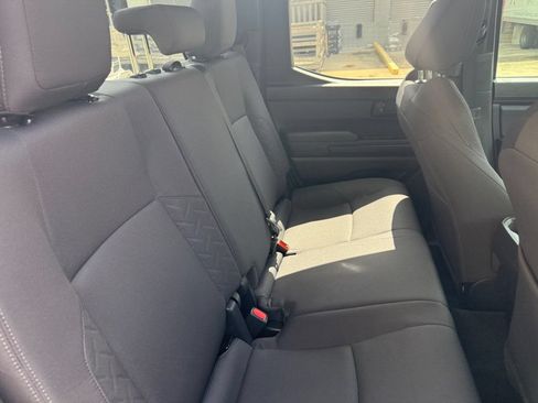 Used 2025 Toyota Tacoma SR5 AWD/4WD image 16