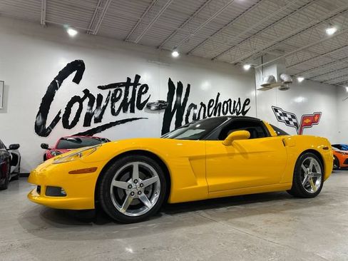 Used 2005 Chevrolet Corvette Coupe w/ Preferred Equipment Group RWD image 1