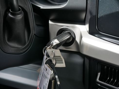 New 2025 Ford F550 4x4 SuperCab Super Duty image 9