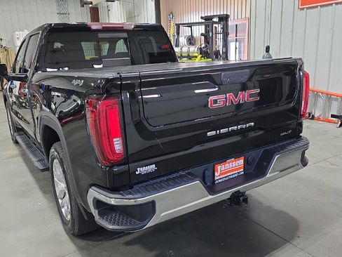 Used 2022 GMC Sierra 1500 SLT image 4