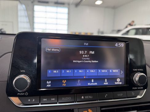 Used 2021 Nissan Altima 2.5 S FWD image 18