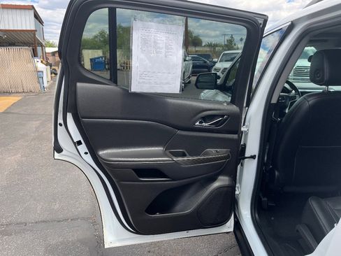 Used 2019 GMC Acadia SLT FWD image 33