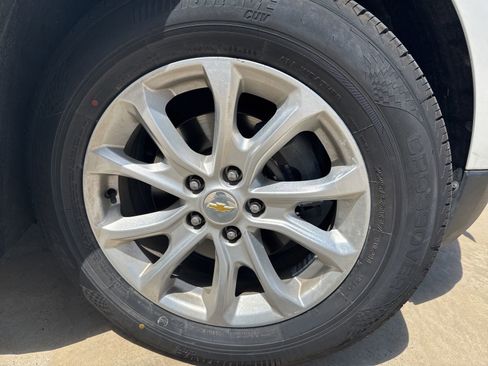 Used 2019 Chevrolet Equinox LT FWD image 22