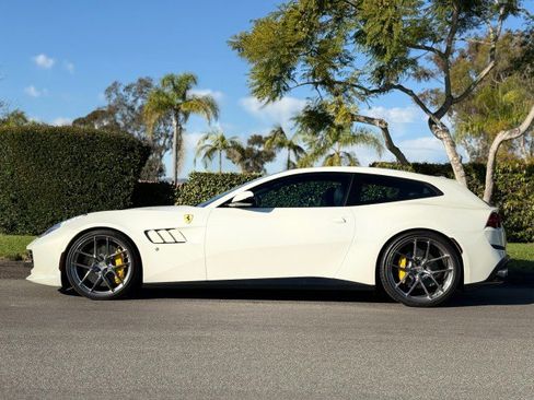 Used 2017 Ferrari GTC4Lusso image 2