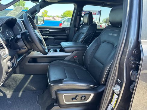 Used 2024 RAM 1500 Laramie AWD/4WD image 11