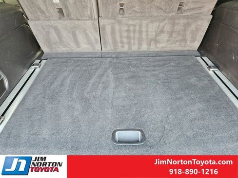 Used 2023 Jeep Wagoneer L Series III w/ Convenience Group I RWD image 34