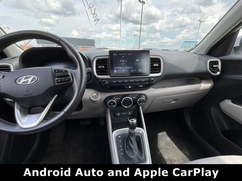 Used 2025 Hyundai Venue SEL FWD image 9