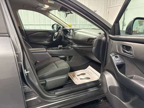 Used 2024 Nissan Rogue S AWD/4WD image 10