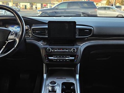 Used 2020 Ford Explorer Limited w/ Class III Trailer Tow Package image 9