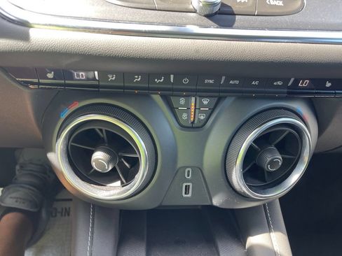 Used 2024 Chevrolet Blazer LT w/ Convenience Package FWD image 33