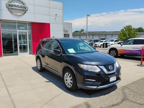 Used 2017 Nissan Rogue S AWD/4WD image 3