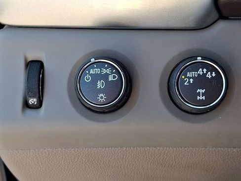 Used 2017 Chevrolet Suburban Premier AWD/4WD image 24