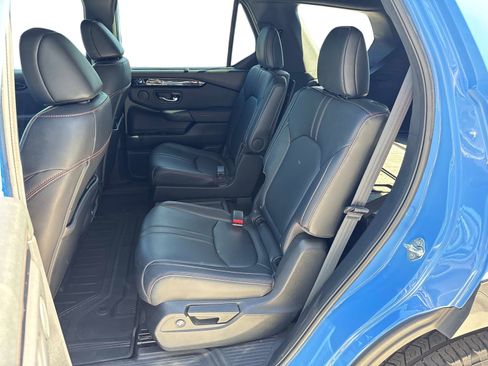 Used 2023 Honda Pilot TrailSport image 14