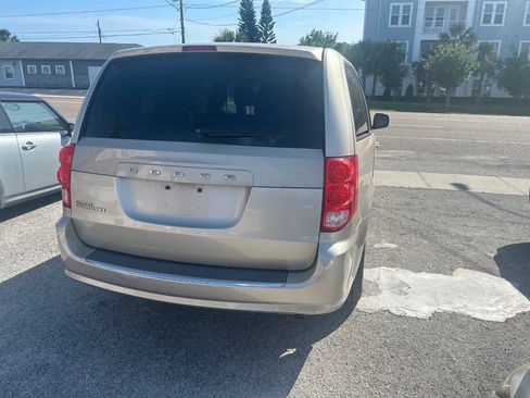 Used 2012 Dodge Grand Caravan SE FWD image 5