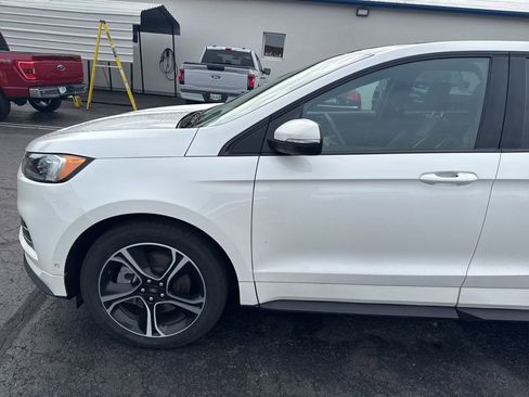 Certified 2024 Ford Edge ST w/ Equipment Group 401A image 15