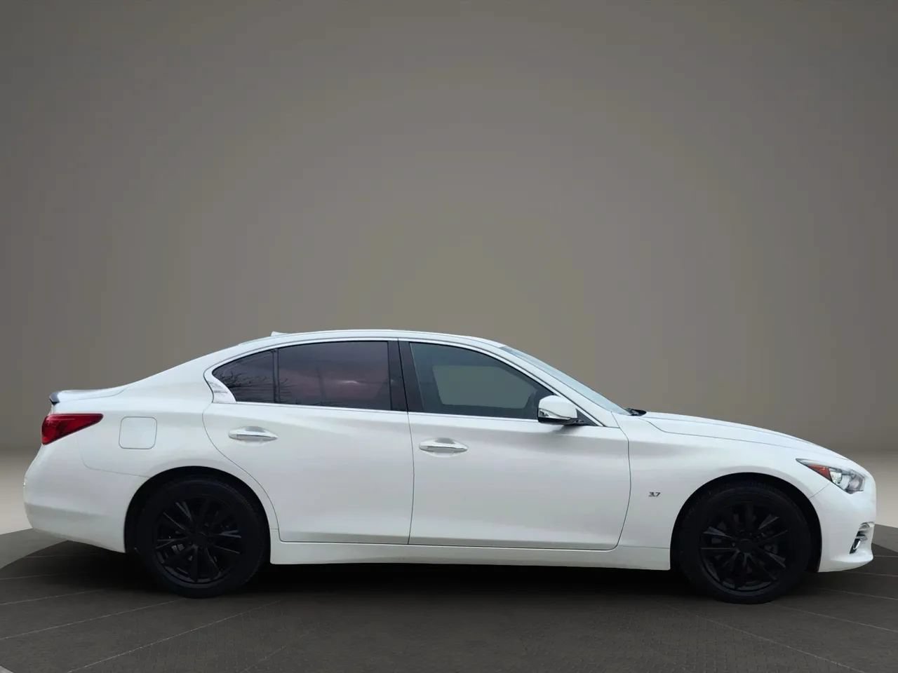 Used 2015 INFINITI Q50 Premium w/ Navigation Package AWD/4WD image 6