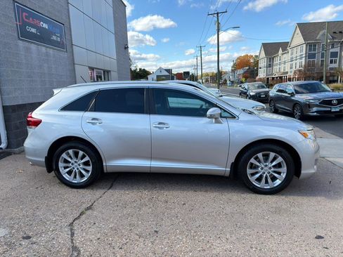 Used 2014 Toyota Venza LE image 8