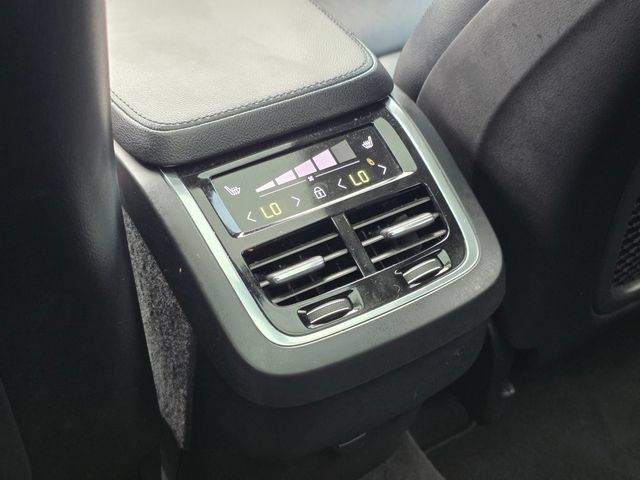 Used 2022 Volvo XC90 T5 Momentum AWD/4WD image 39