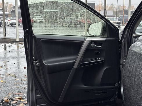 Used 2017 Toyota RAV4 Limited image 21