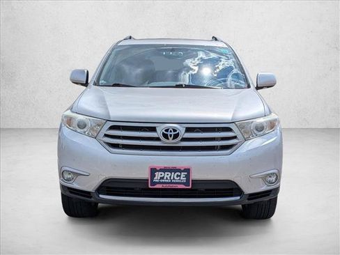 Used 2012 Toyota Highlander Limited w/ Tow Pkg AWD/4WD image 2
