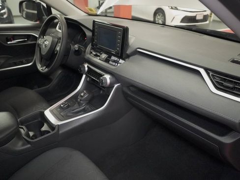 Used 2021 Toyota RAV4 XLE image 20