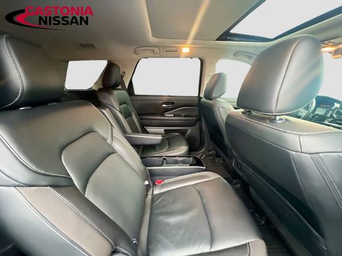 Used 2023 Nissan Pathfinder SL w/ SL Premium Package image 36