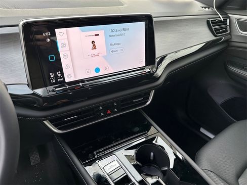 New 2026 Volkswagen Atlas Cross Sport SE image 13