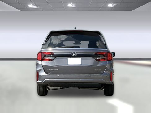 New 2026 Honda Odyssey Touring image 9