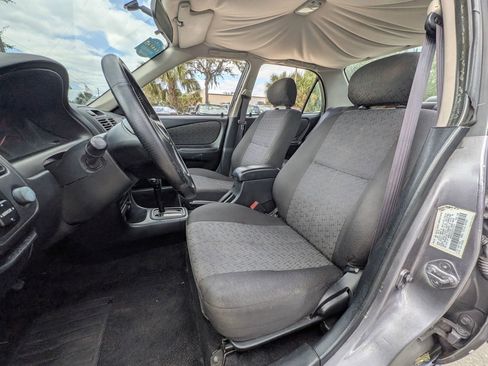 Used 2002 Toyota Corolla CE image 8