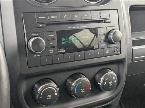 Used 2016 Jeep Patriot High Altitude image 13