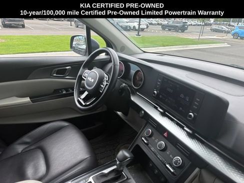 Certified 2024 Kia Carnival LX FWD image 18