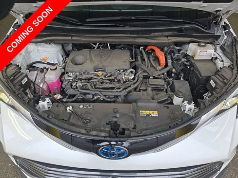 Used 2025 Toyota Sienna Platinum AWD/4WD image 15