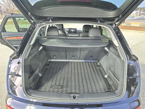 Used 2023 Audi Q5 2.0T Premium w/ Convenience Package image 12