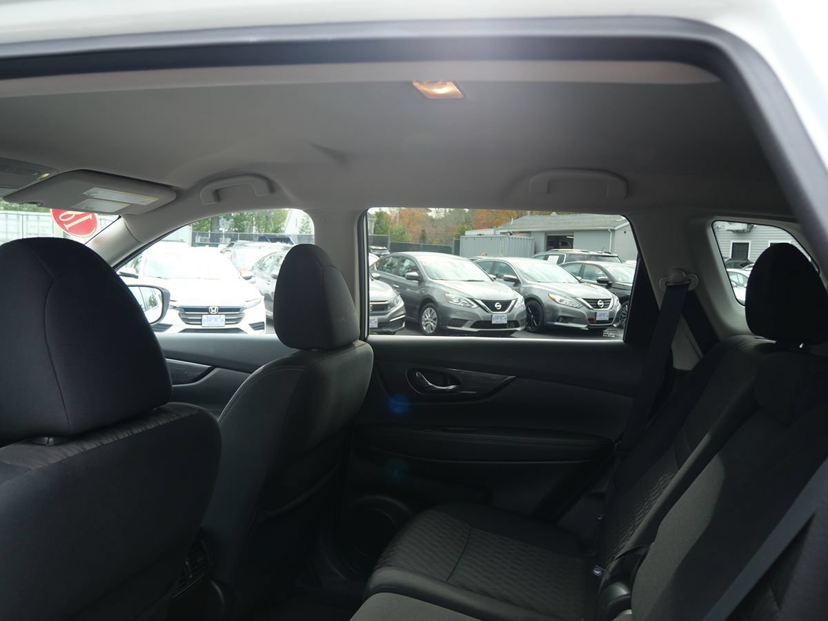 Used 2018 Nissan Rogue SV w/ Premium Package AWD/4WD image 20