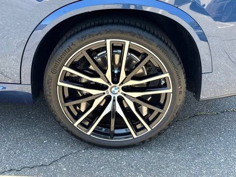 Used 2019 BMW X5 xDrive40i w/ M Sport Package AWD/4WD image 14