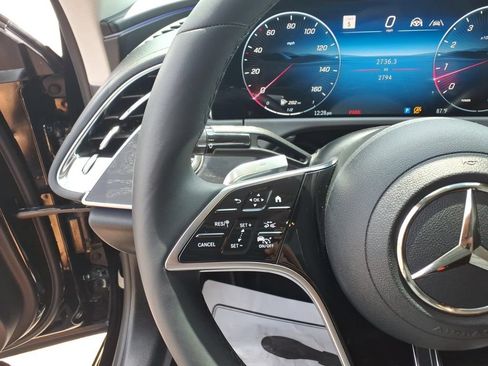 Used 2025 Mercedes-Benz E 350 4MATIC Sedan image 21