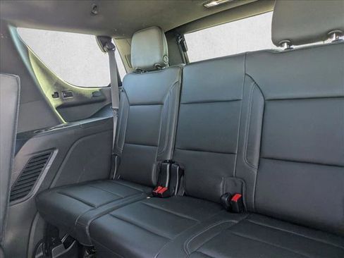 Used 2021 Chevrolet Tahoe Z71 w/ Luxury Package AWD/4WD image 19