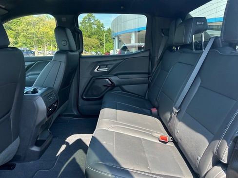 New 2025 Chevrolet Silverado EV LT image 19