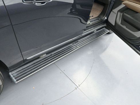 Used 2025 GMC Yukon XL Denali Ultimate w/ LPO, Floor Liner Package image 9