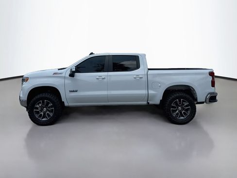 Used 2024 Chevrolet Silverado 1500 LT w/ Z71 Off-Road Package AWD/4WD image 4