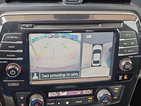 Used 2017 Nissan Maxima Platinum FWD image 13