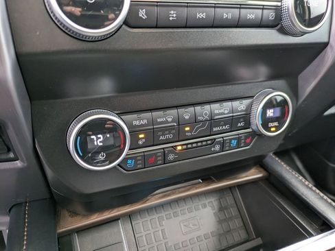 Certified 2021 Ford Expedition Max Platinum image 32