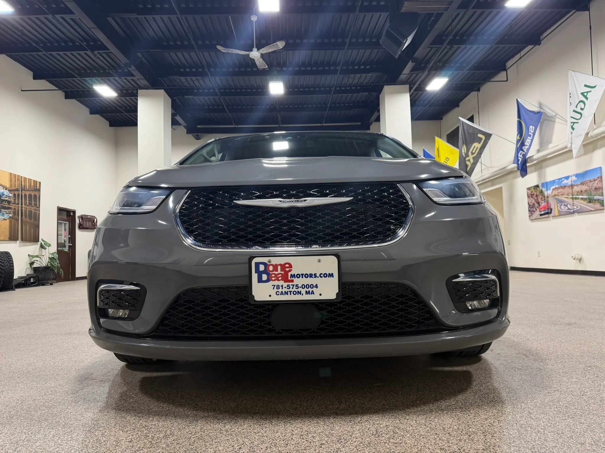 Used 2022 Chrysler Pacifica Touring-L FWD image 12