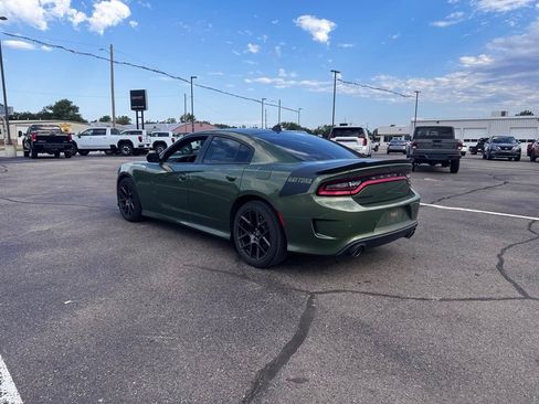 Used 2018 Dodge Charger R/T RWD image 5
