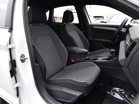 Certified 2025 Volkswagen Jetta Sport image 20