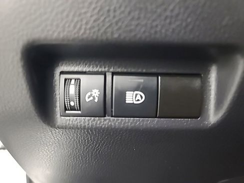 Used 2025 Toyota RAV4 XLE image 28