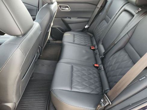 Certified 2025 Nissan Rogue Platinum w/ Platinum Premium Package FWD image 20