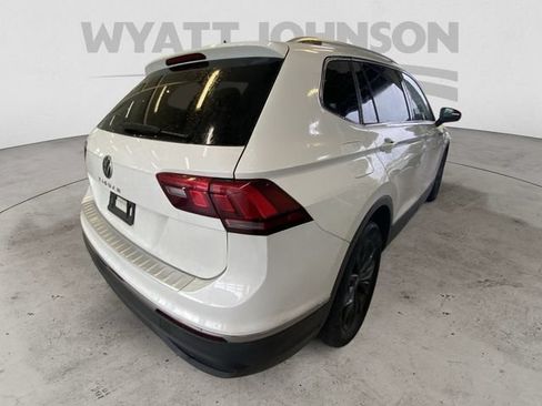 Used 2023 Volkswagen Tiguan SE FWD image 9