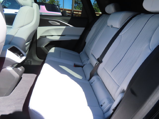 Certified 2026 Cadillac Lyriq Premium Luxury w/ LPO, Floor Liner Package AWD/4WD image 38
