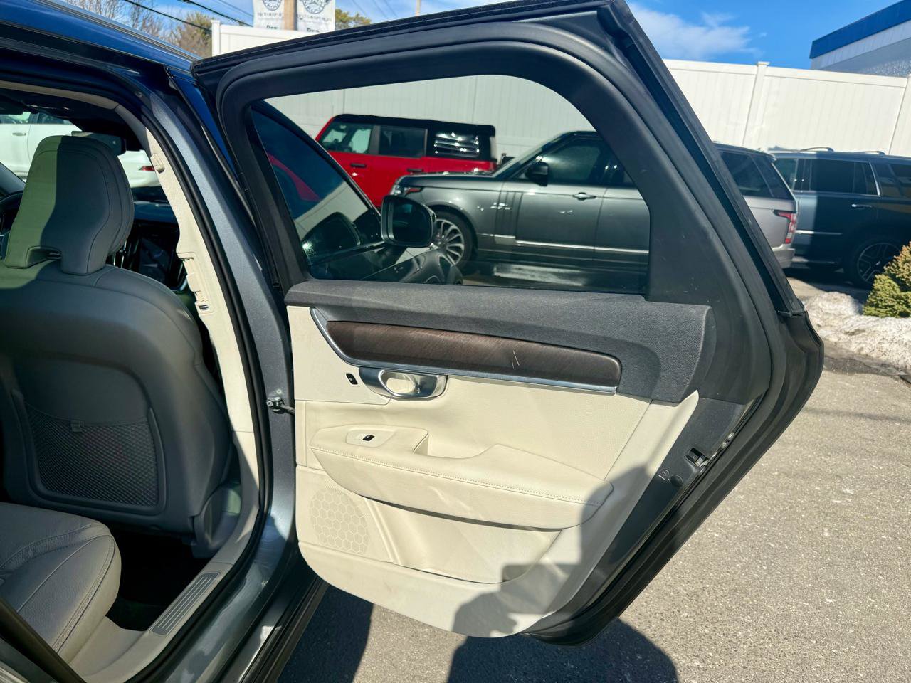 Used 2020 Volvo V90 T6 Cross Country AWD/4WD image 24